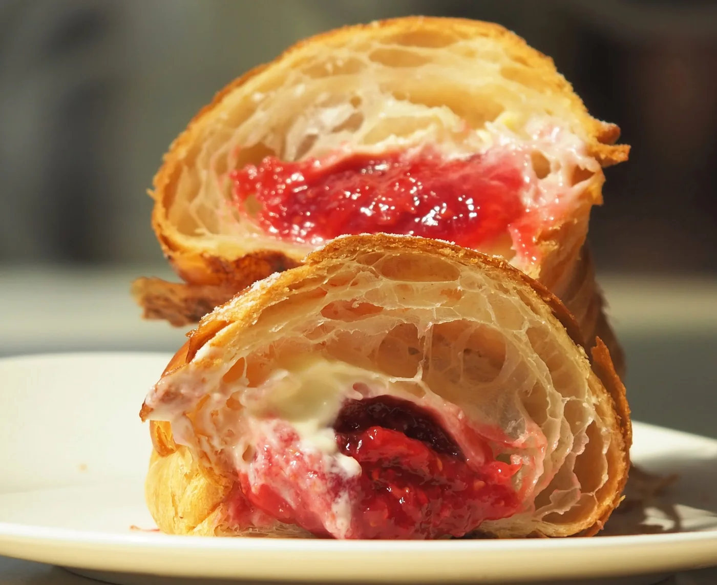 Croissant mascarpone malina